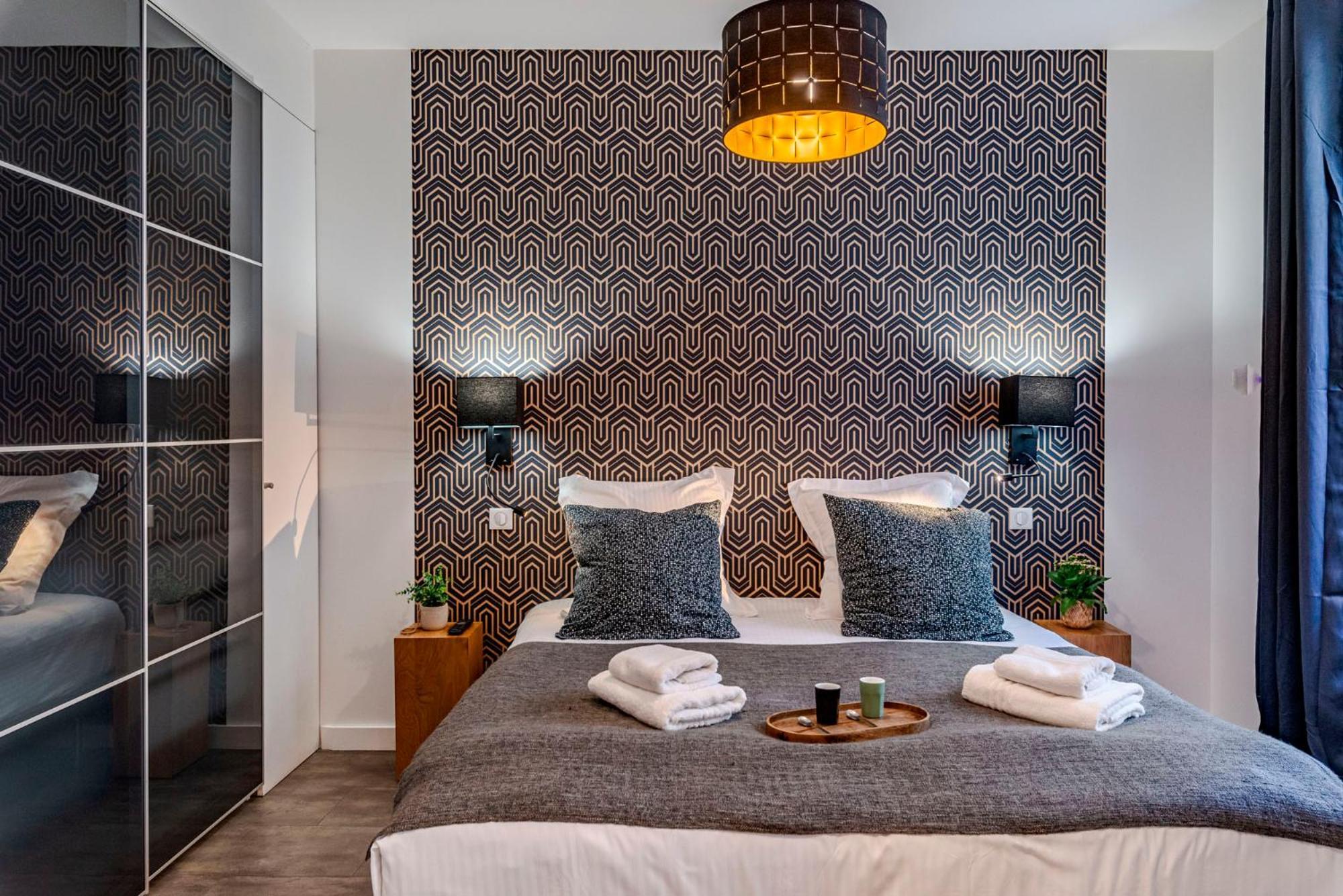 Luxury Family 2Br - Prime Location, Walk To Beach & Shopping, Sunny Balcony - Totolulu Cannes Hoche מראה חיצוני תמונה