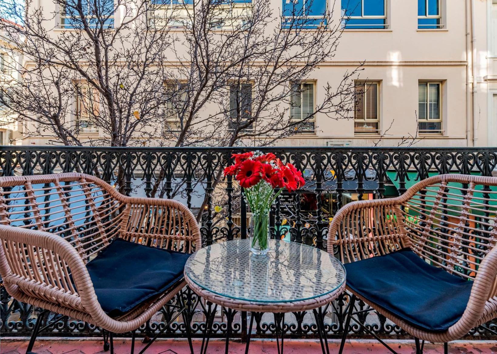 Luxury Family 2Br - Prime Location, Walk To Beach & Shopping, Sunny Balcony - Totolulu Cannes Hoche מראה חיצוני תמונה